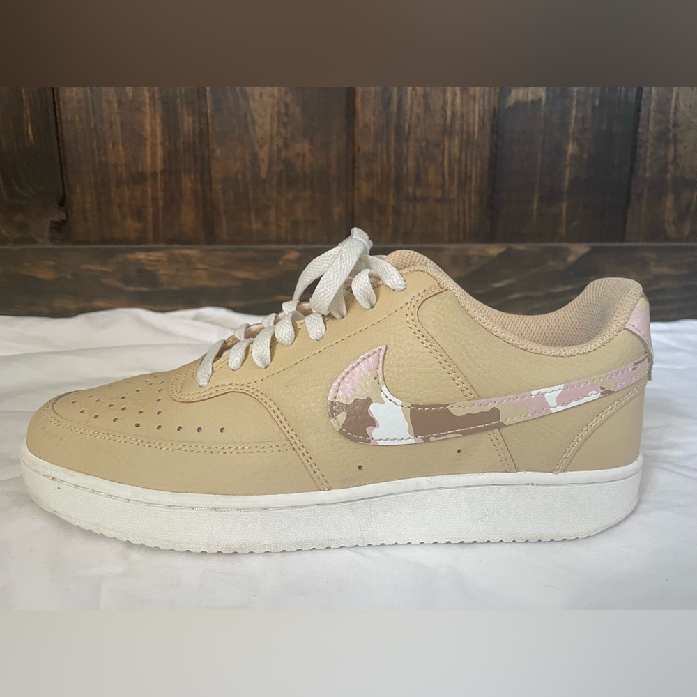 Nike Court Vision Low Women’s 9.5 Sesame & Pink Camo
